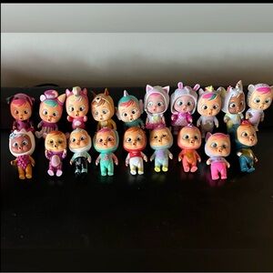 Large lot Cry Babies Magic Tear Dolls and Accessories!